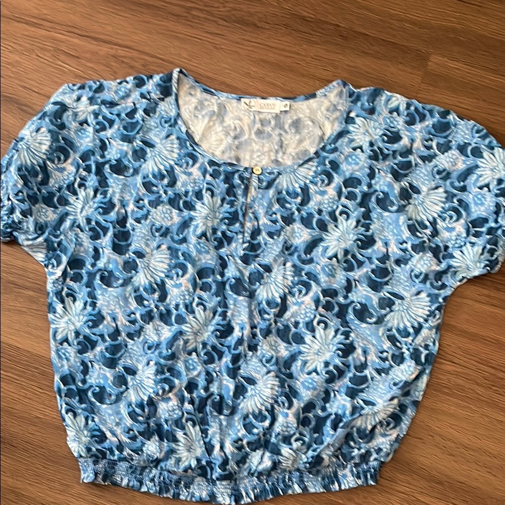 Carve Design Floral Print Women Blouse Size S  NWOT